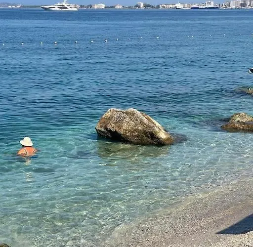 Cozy Seaside Retreat * Vlorë